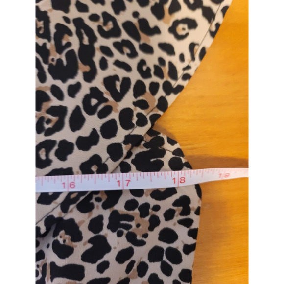 Trixxi Francesca's Animal Print Flutter Sleeve Shirt Small - Picture 7 of 8